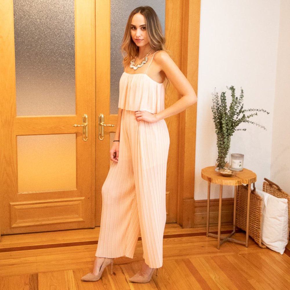 Light Pink Pleated Jumpsiut - Picture 4 of 12